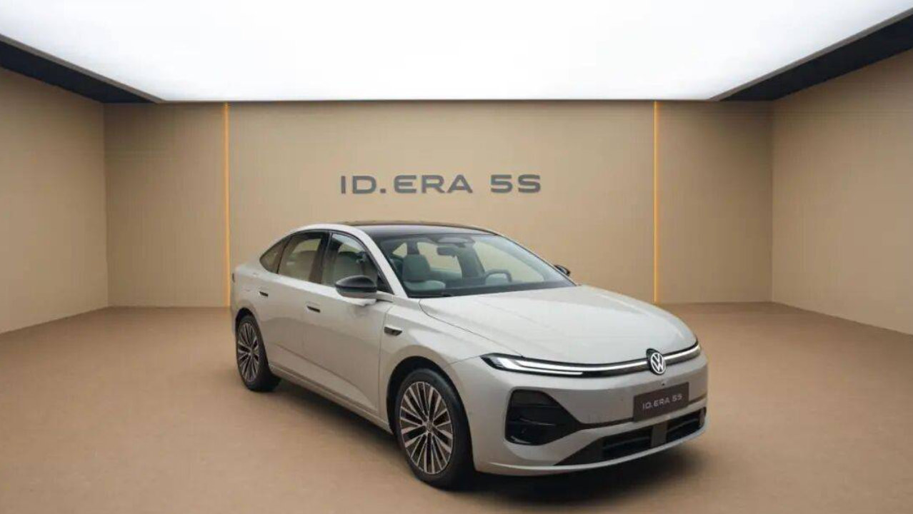 谁承想，15万元不到的插混家轿，上汽大众ID. ERA 5S还配上了城市NOA