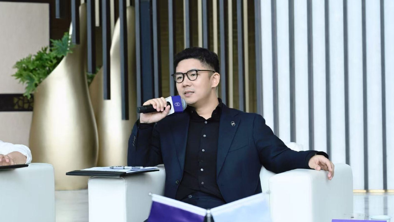 更华为，更智界：成都车展读懂智界 2.0 的体系力量