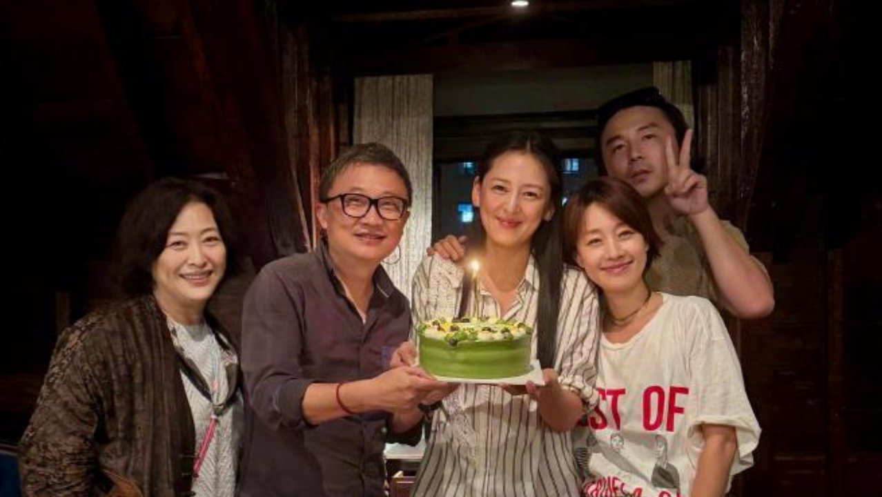 《我的前半生》十年重聚!50岁马伊琍状态依旧年轻,与长发雷佳音同框 《我的前半生》十年重聚!50岁马伊琍状态依旧年轻,与长发雷佳音同框