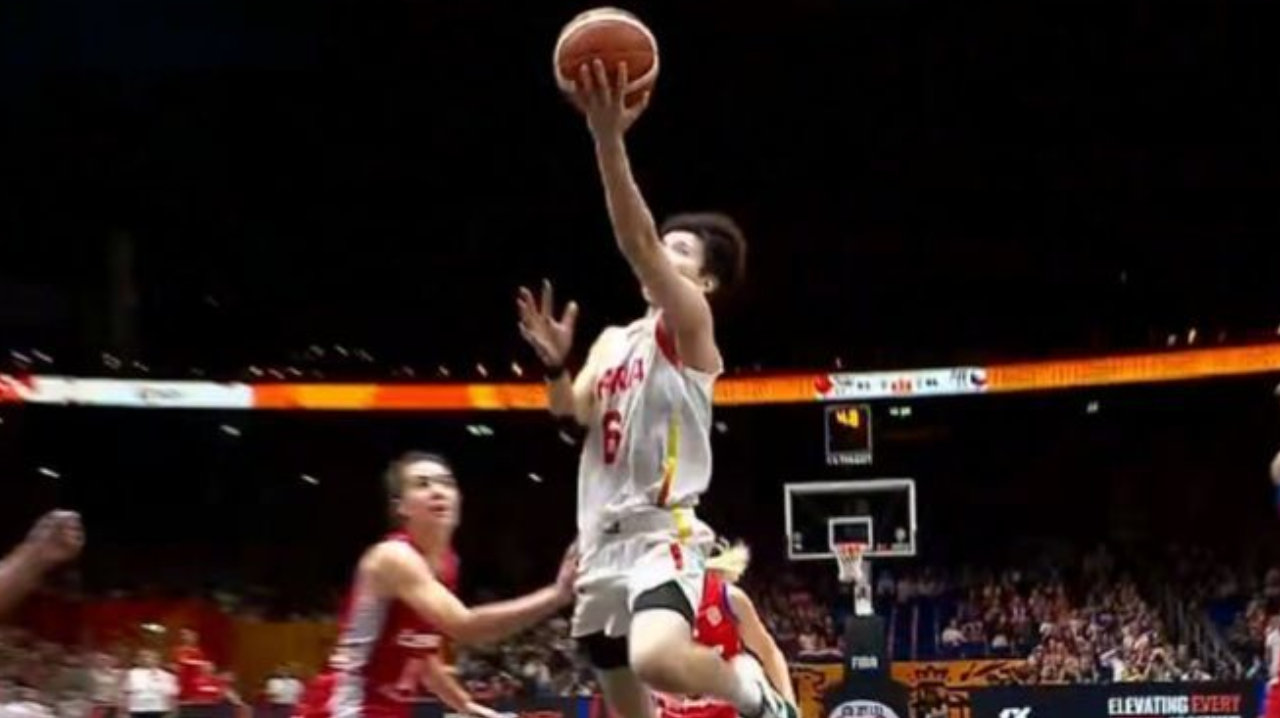 加时险胜4分！中国女篮非常惊险，还是小组出线！
