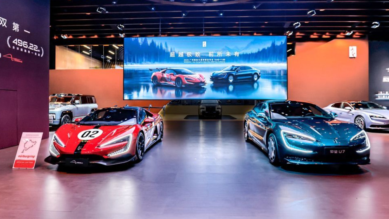 仰望三车齐发：从赛道刷圈到商务出行，百万级国产车行不行？