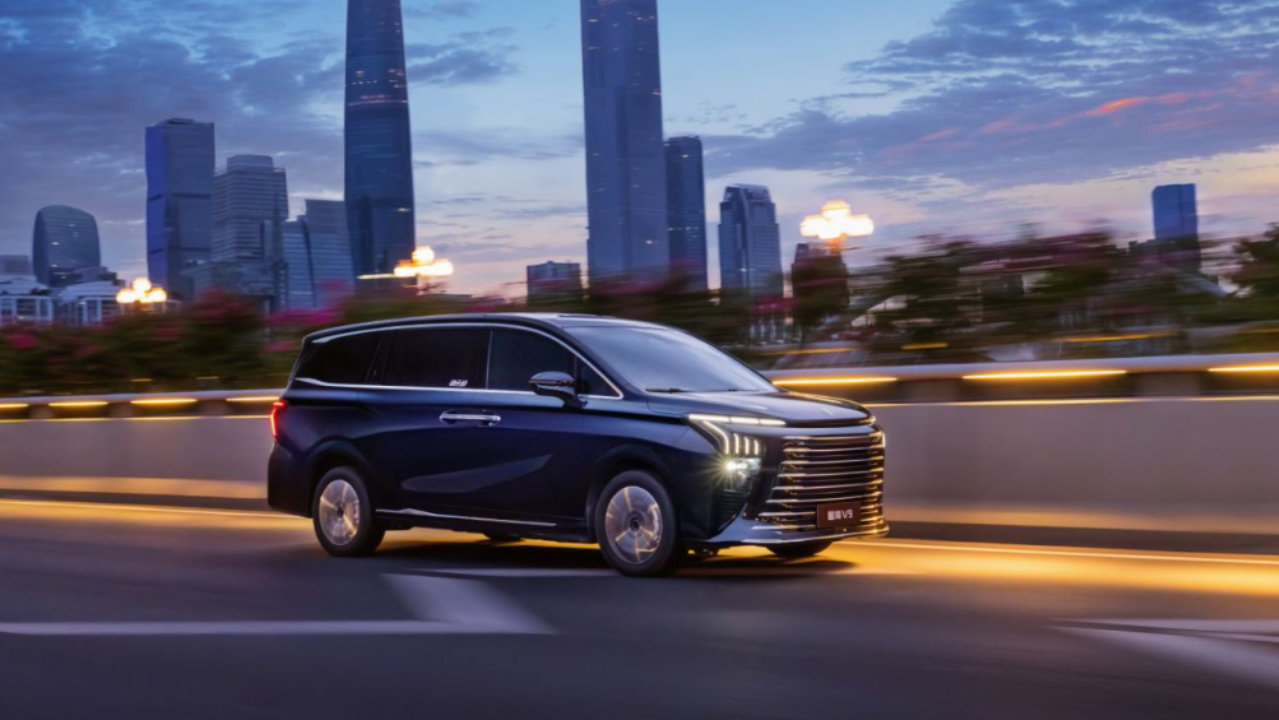 星海V9补贴后15万级！车长超5米2，续航1300km，三排座椅纯平放倒