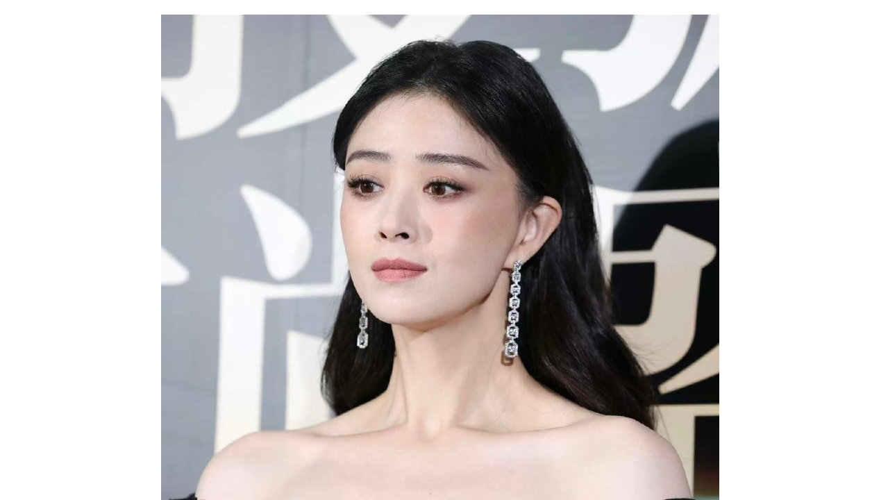 相恋多年未结缘，他转身娶小4岁妻子，网友：幸亏当年没有娶蒋欣