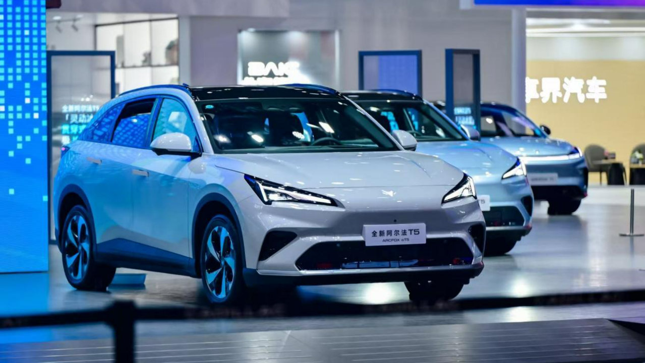 拒绝将就，极狐全新阿尔法T5以“满配”姿态终结你的选择困难症