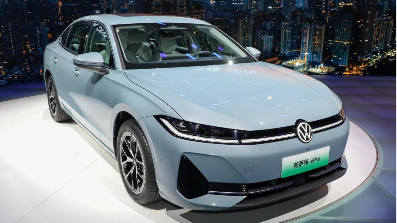 全新1.5T插混，最多能跑1300km，带你看大众帕萨特ePro，明年上市