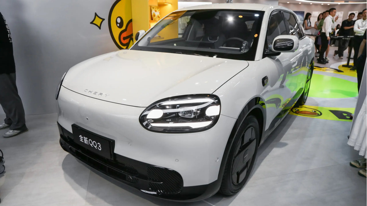 全新奇瑞QQ3要来了，配8155智舱+15.6英寸大屏，轴距2米7