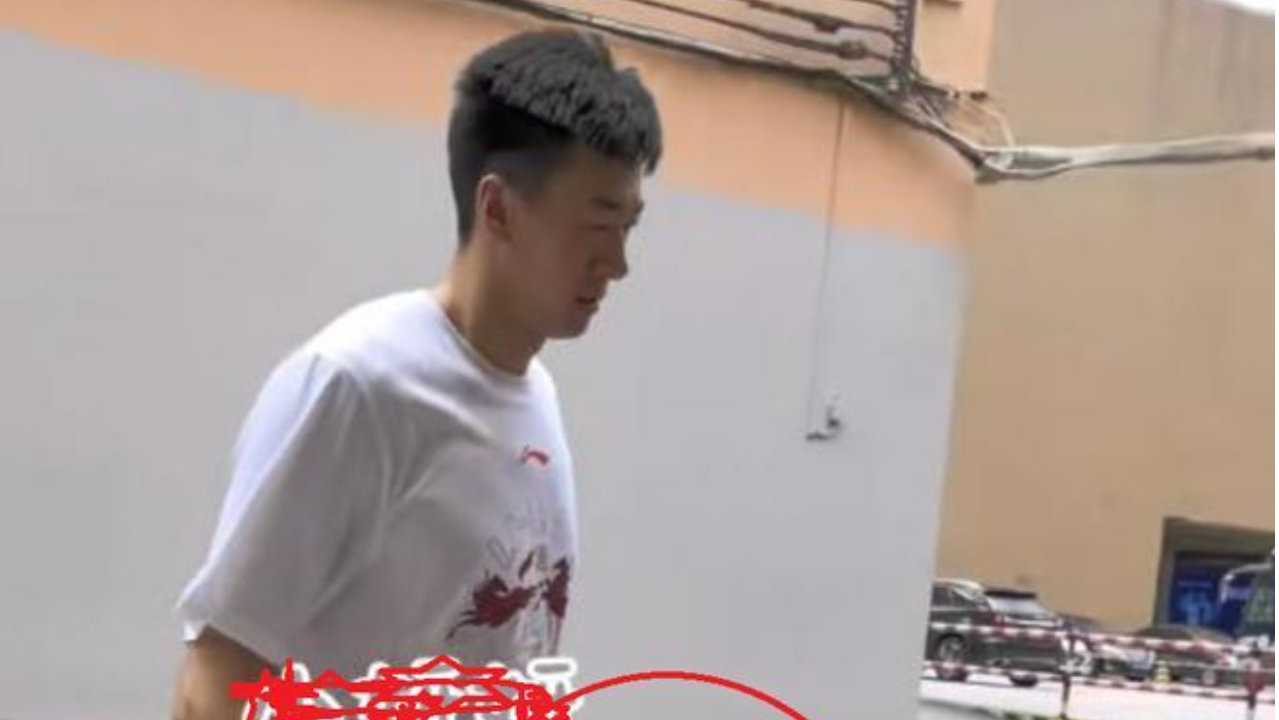 离开东莞！王少杰驱车离开基地 广东队无人送行 一细节说明他不再回来