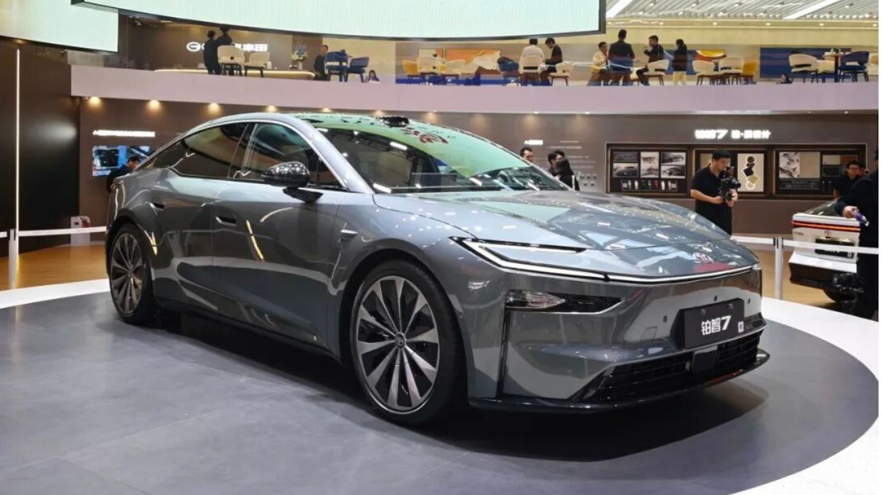 丰田的静水深流：油电并行，本土化制胜