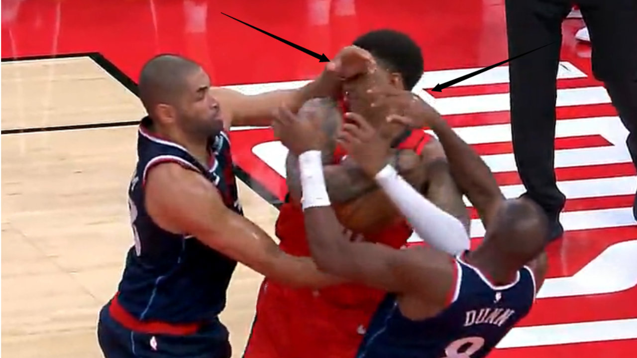 小贾都被裁判气笑了！巴图姆打脸+邓恩拉球衣都不吹 火记高呼太扯淡