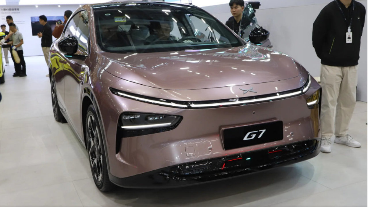 配纯电/增程双动力，造型运动时尚，配XNGP辅助驾驶系统，实拍小鹏G7