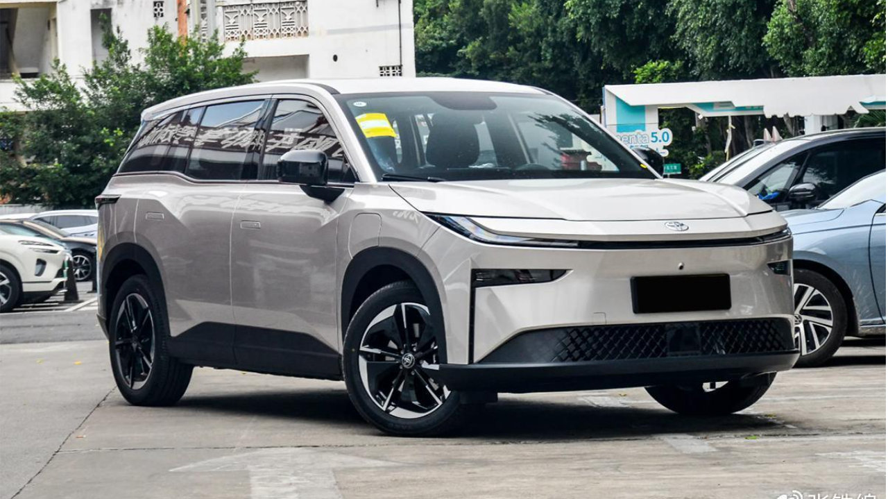 太卷了，丰田开年第二降，铂智3X限时优惠1万，售9.98万起