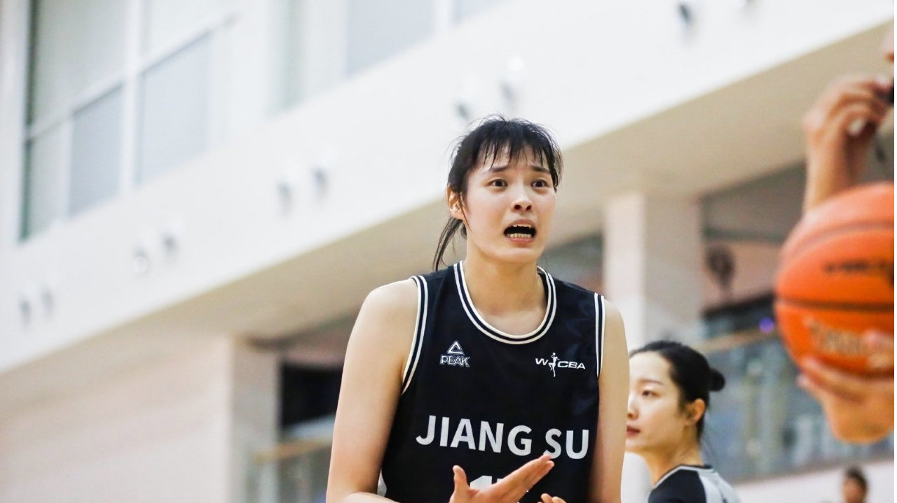 轰24+6+5！中国女篮26岁2米王牌再闪耀：联赛第二，宫鲁鸣召她？