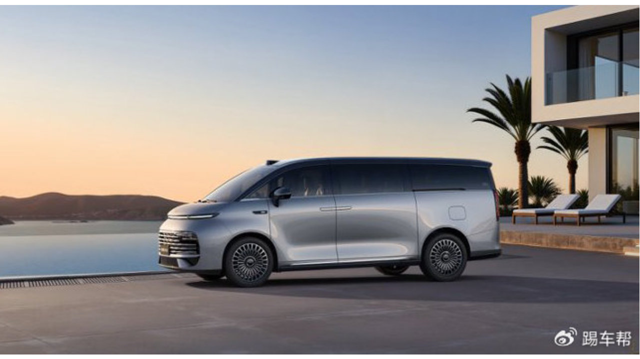 大空间+AI智能，吉利银河V900预售价31.98万元起