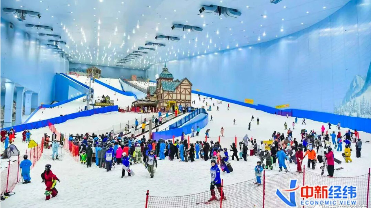 东南亚游客，“从机场直奔雪场”