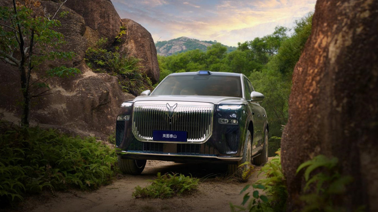 岚图泰山首次重大OTA升级，商务越野双向开挂