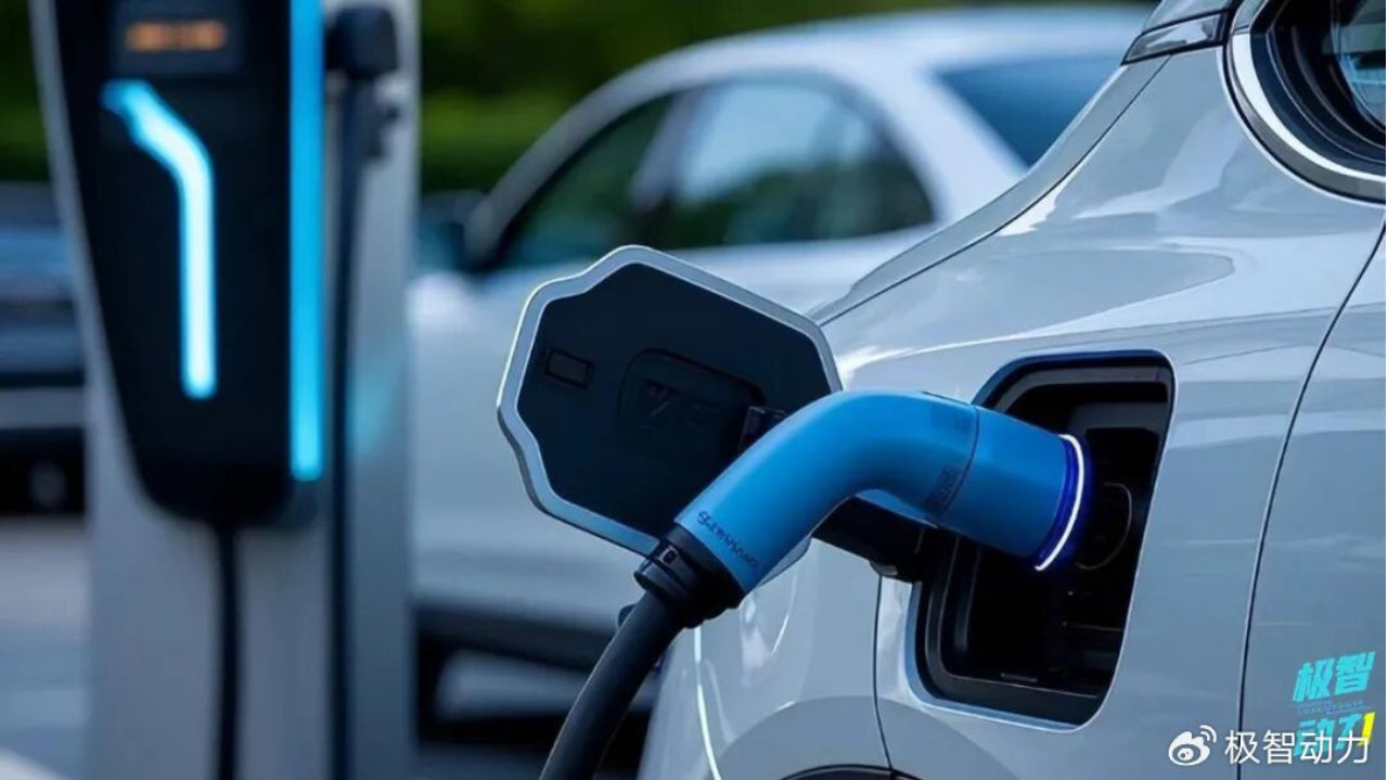 到底得罪谁了？两家车企高管“炮轰”插电混动？