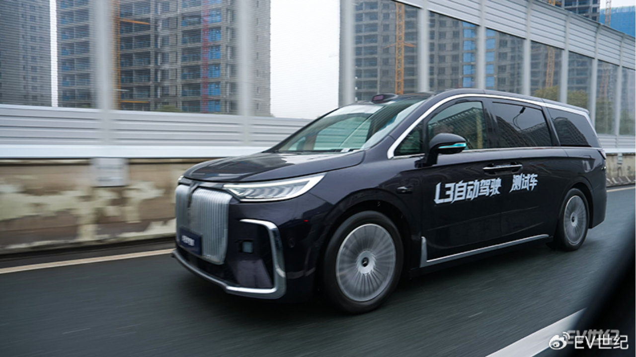岚图梦想家L3级自动驾驶路测震撼曝光 王炸“珠峰”即将登场