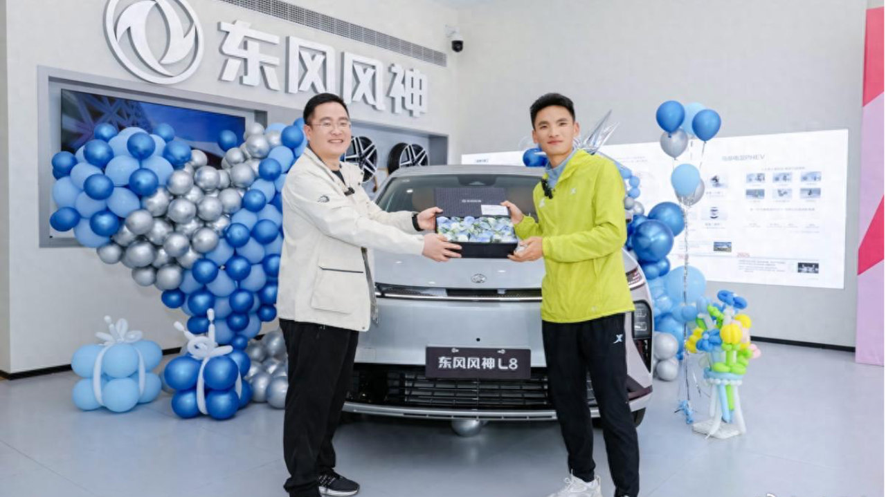 格局更封神！丰配友锡马全程护航领跑，用格局定义另一种成功