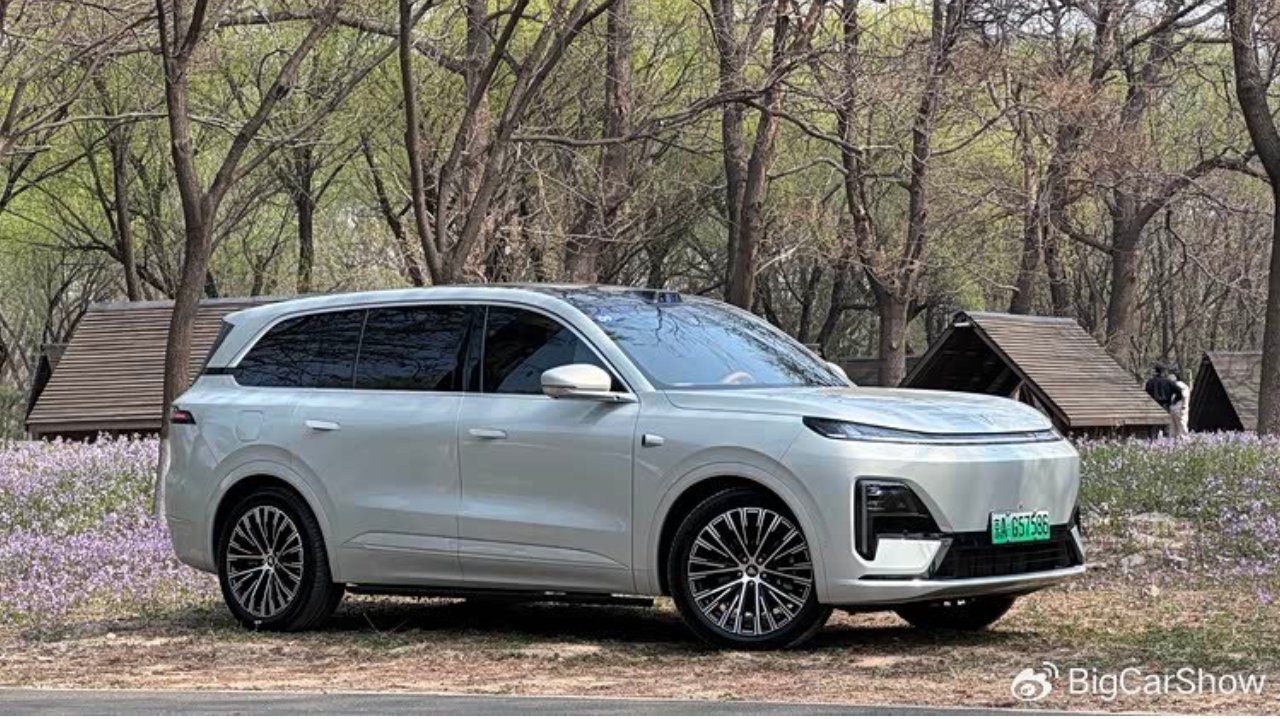 开深蓝S09春游：华为乾崑在线+庭院级豪华享受