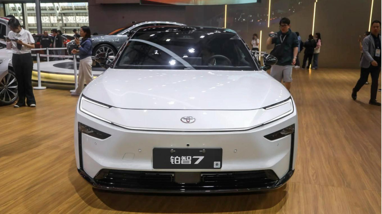 丰田真“掀桌子”！限时14.78万起， 搭鸿蒙5.0座舱，还是中大型车