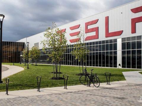 美国车企“跨界”抗击疫情 马斯克宣布将生产呼吸机