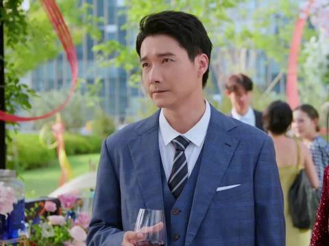 李雾当着前夫哥的面公布和岑矜的关系，太甜了