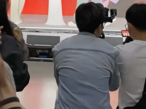 丁禹兮现场互动丢绣球引热议