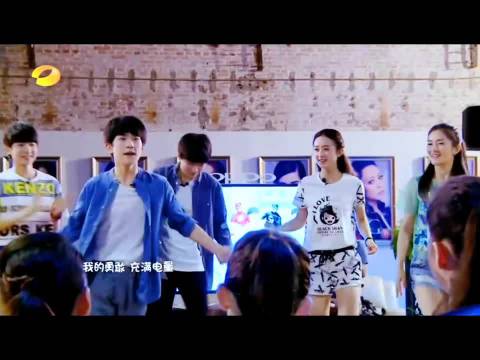 就爱看颖宝宝跳舞的～哈哈