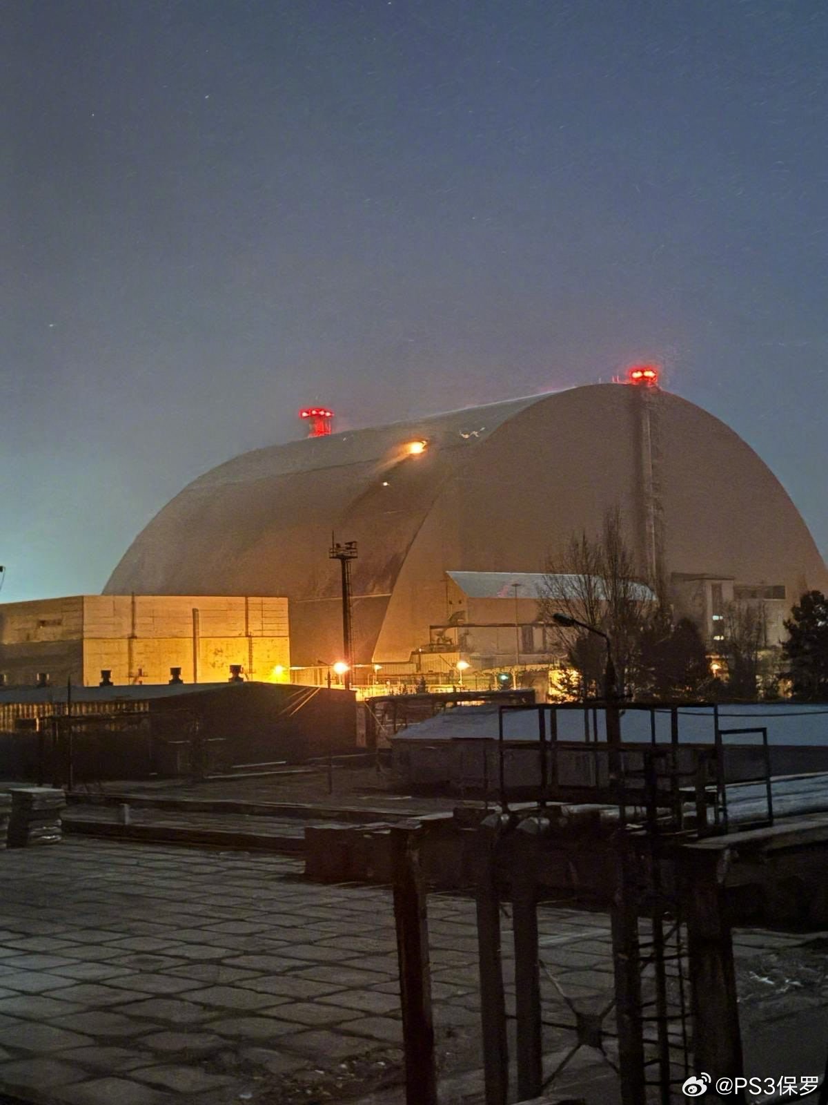 切尔诺贝利核反应堆外保护罩被无人机撞了个洞 目前暂无危险