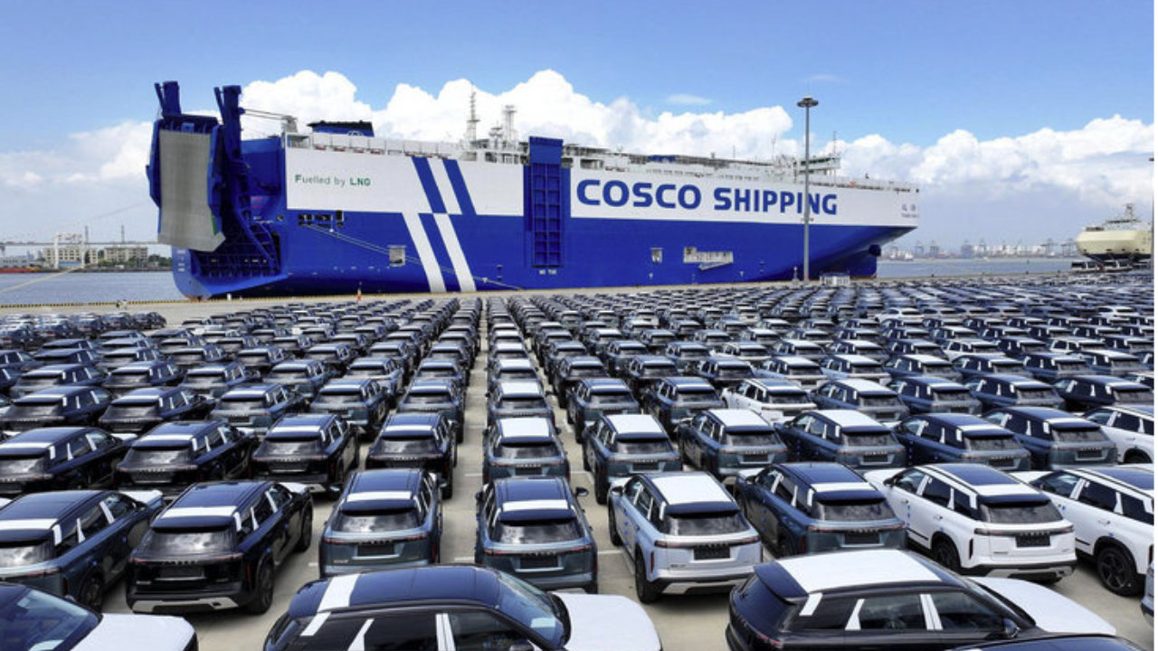 传统车企2025答卷：新能源过半，海外翻番