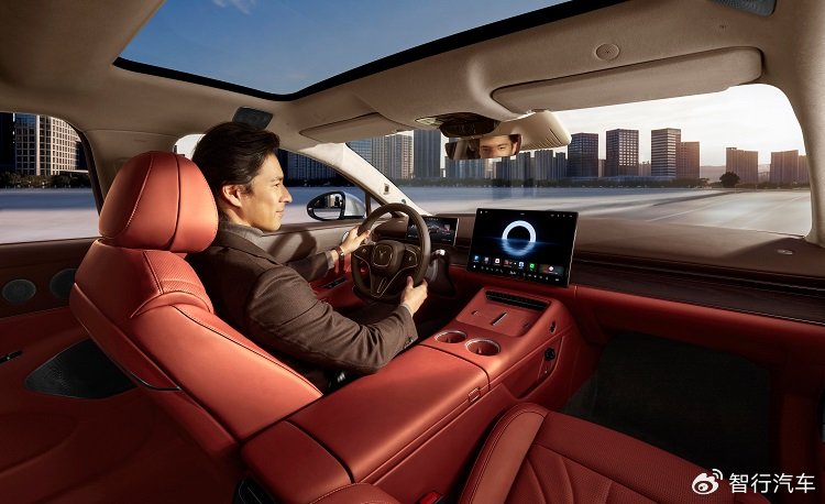 80%的产品力，30%的价格？岚图追光L，变身mini尊界S800！