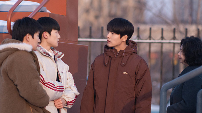 《三人行》首播，设定有趣，但桥段编排和马天宇表演，双重无趣