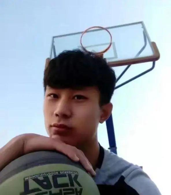 这些踏实勤奋又帅气的铁路小哥千万别错过!休闲区蓝鸢梦想 - Www.slyday.coM 这些踏实勤奋又帅气的铁路小哥千万别错过!休闲区蓝鸢梦想 - Www.slyday.coM