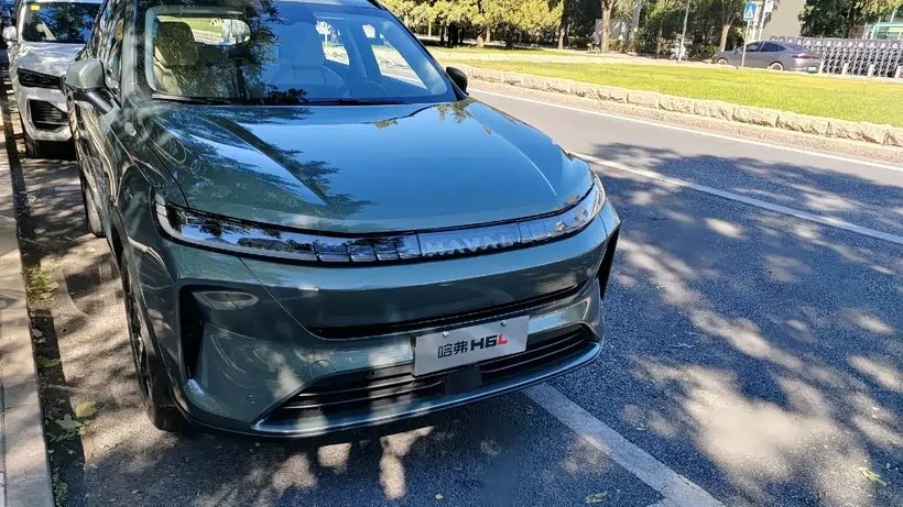 哈弗H6L官图+实车图来了，升级中型SUV，搭2.0T动力