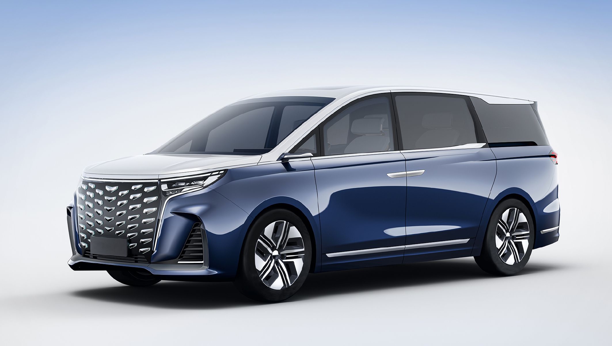 院长今天在群里看见几张曝光图，据说是某国产品牌的最新MPV……