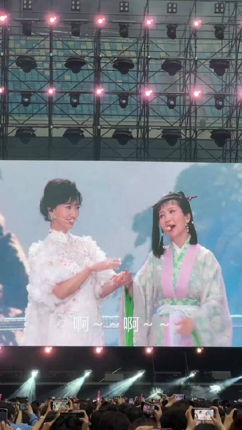 小青陈美琪！新白娘子传奇演唱会成都站