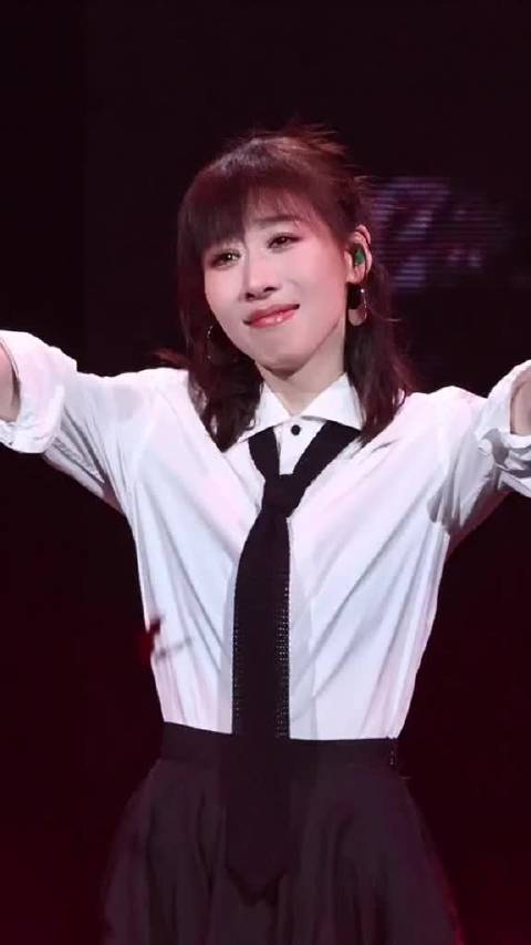 任素汐深圳演唱会《王招君》舞台直拍～ 素汐姐眼里泛泪 全场大合唱太好哭啦