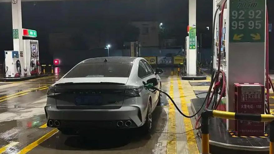 10万元以下头号燃油车：电车时代，销量不降反升，月销冲破3万台