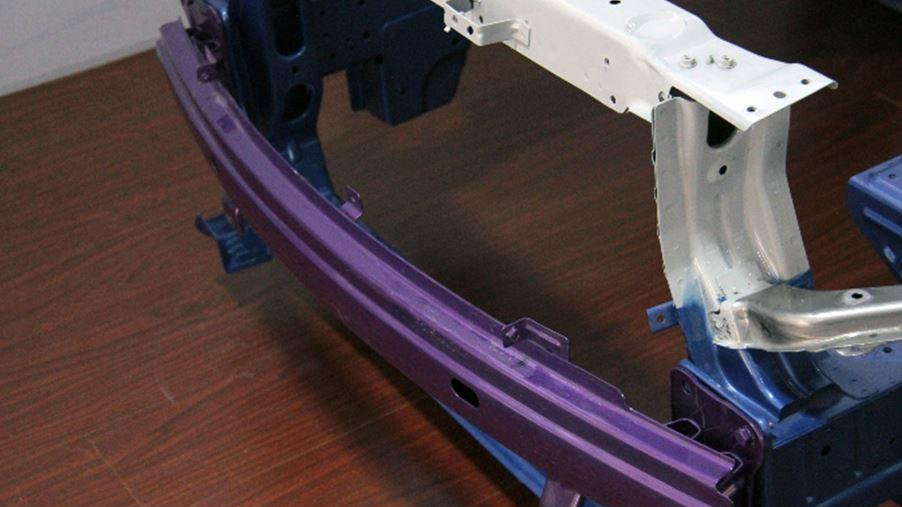 汽车防撞梁到底有多大作用？老司机告诉你真相，不看还真不知道