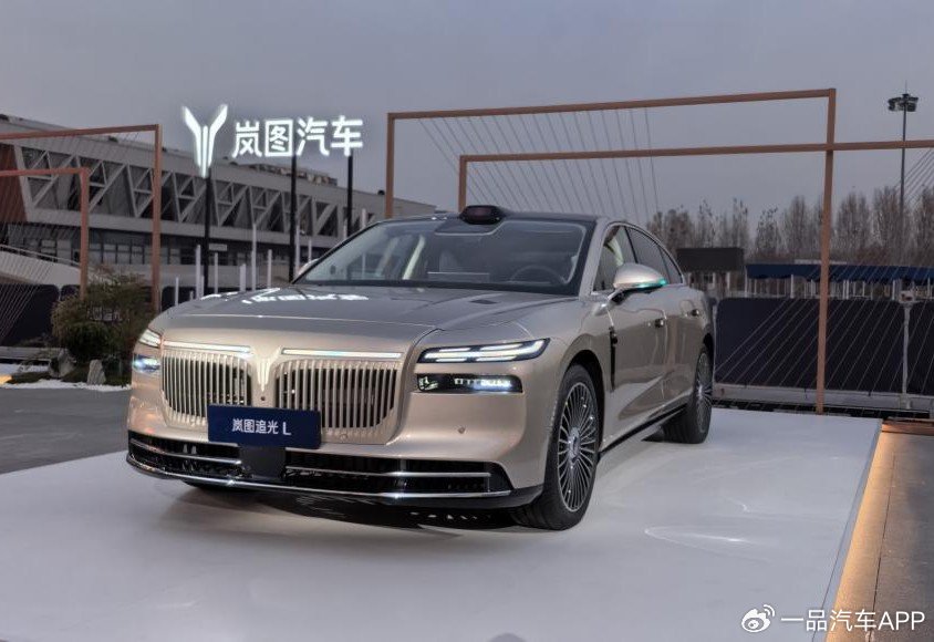 追光路上再加码，岚图凭什么成为“别人家的孩子”