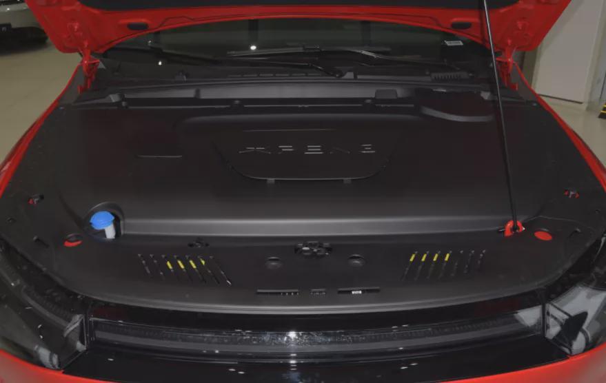 20万内智能纯电动车厮杀:小鹏P5对比几何A谁更强