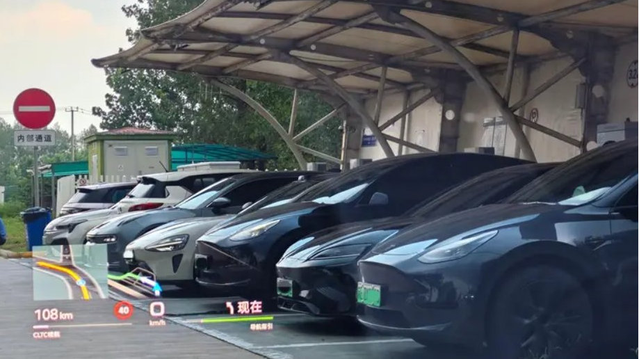 2025年中国纯电轿车新排名：小鹏MONA M03排第6，小米SU7位居第3