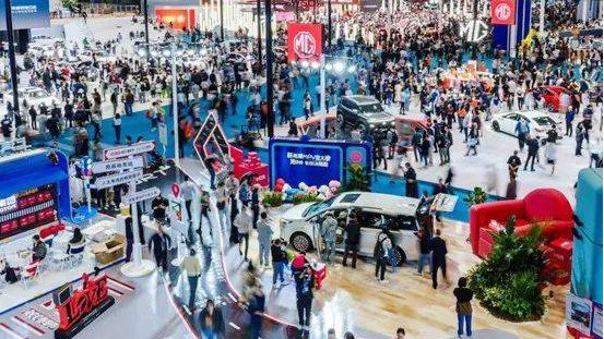 “懂车更懂你”，参观上汽展馆的观众写下了7万篇小红书笔记