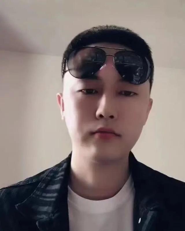 这些踏实勤奋又帅气的铁路小哥千万别错过!休闲区蓝鸢梦想 - Www.slyday.coM 这些踏实勤奋又帅气的铁路小哥千万别错过!休闲区蓝鸢梦想 - Www.slyday.coM