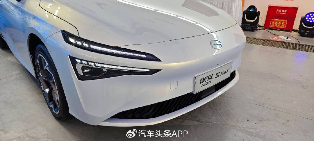 出街利器兼带娃神车,静态体验埃安AION S MAX