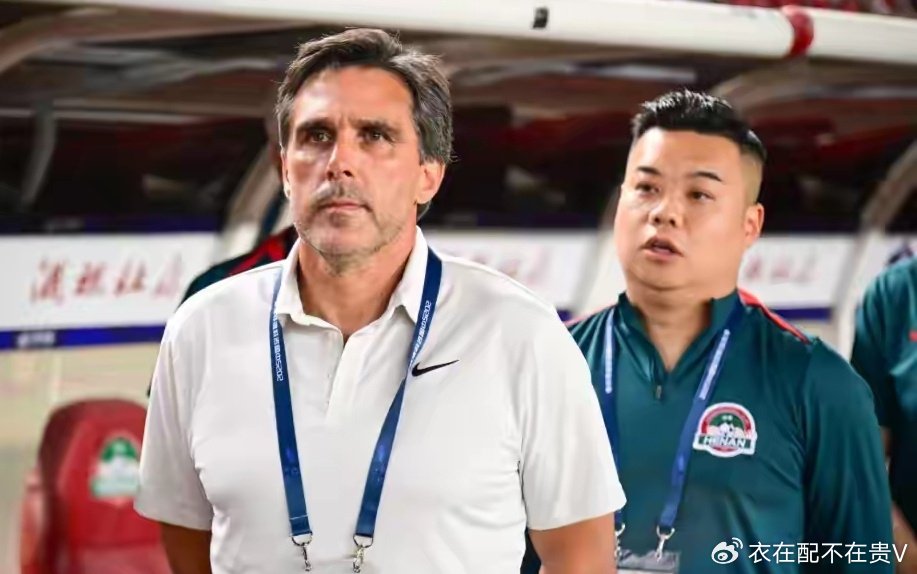 为啥不是韩鹏？山东泰山勇夺中超后半程亚军，最佳主帅竟给了河南队