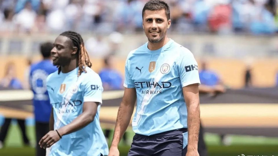 省着点用！曼城战枪手罗德里最好别上 跟南郭先生一起首发会被坑死