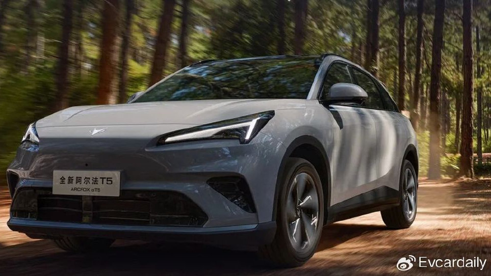 订单超1万！新阿尔法T5仅10.98万起售！极狐称“预定下一个爆款”