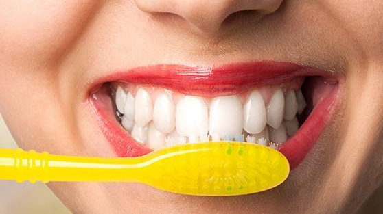 关于刷牙的4个误区 正确刷牙让你保持口气清新