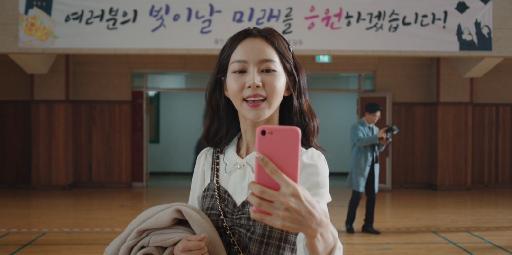 Disney+首部原创韩剧，开局不利，却揭开<a href=